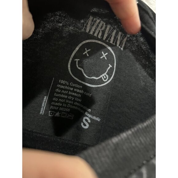 NEW with tags Nirvana Van Gogh style Smiley Shirt - Picture 2 of 2